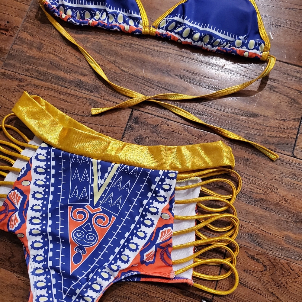 Sexy Gold Swimsuit 💜💛 - Picture 4 of 5